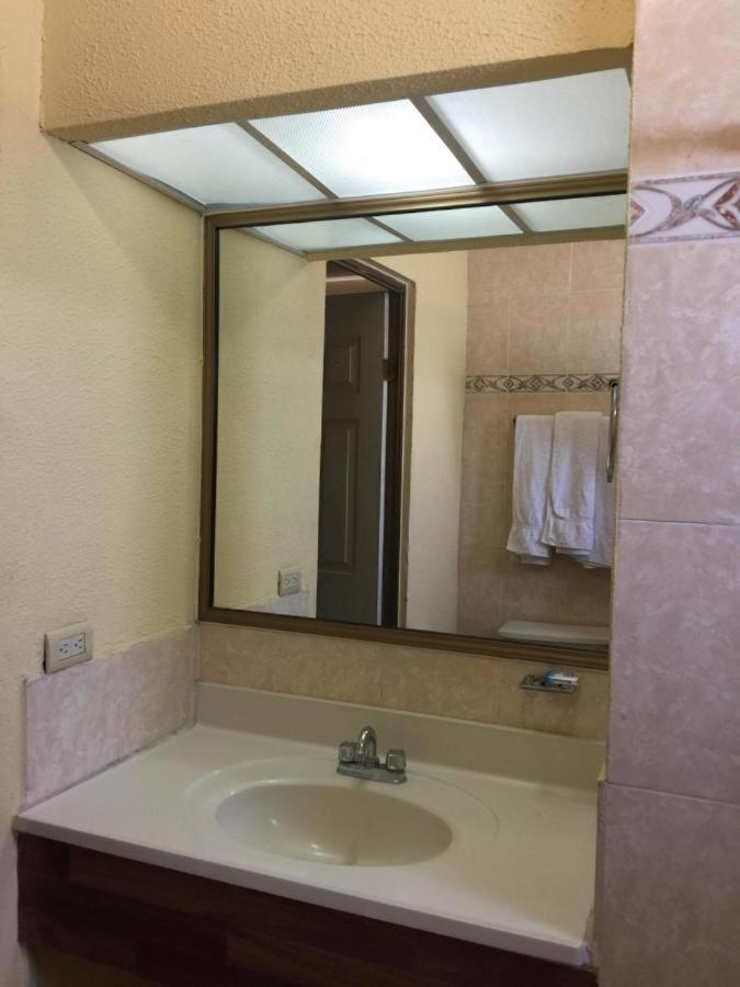 El Ejecutivo Aparthotel Ciudad Obregón Esterno foto