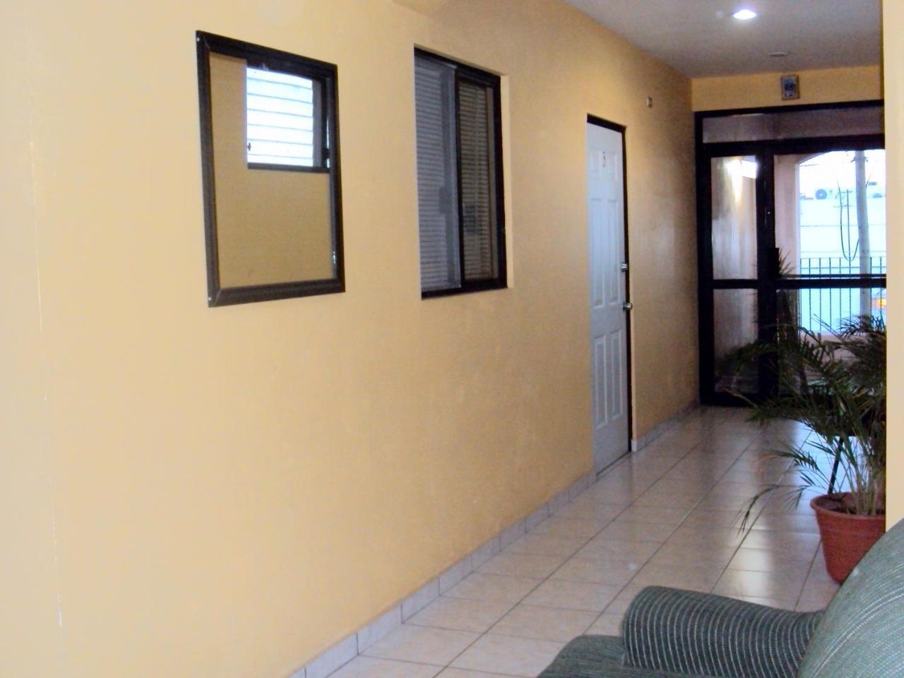 El Ejecutivo Aparthotel Ciudad Obregón Esterno foto