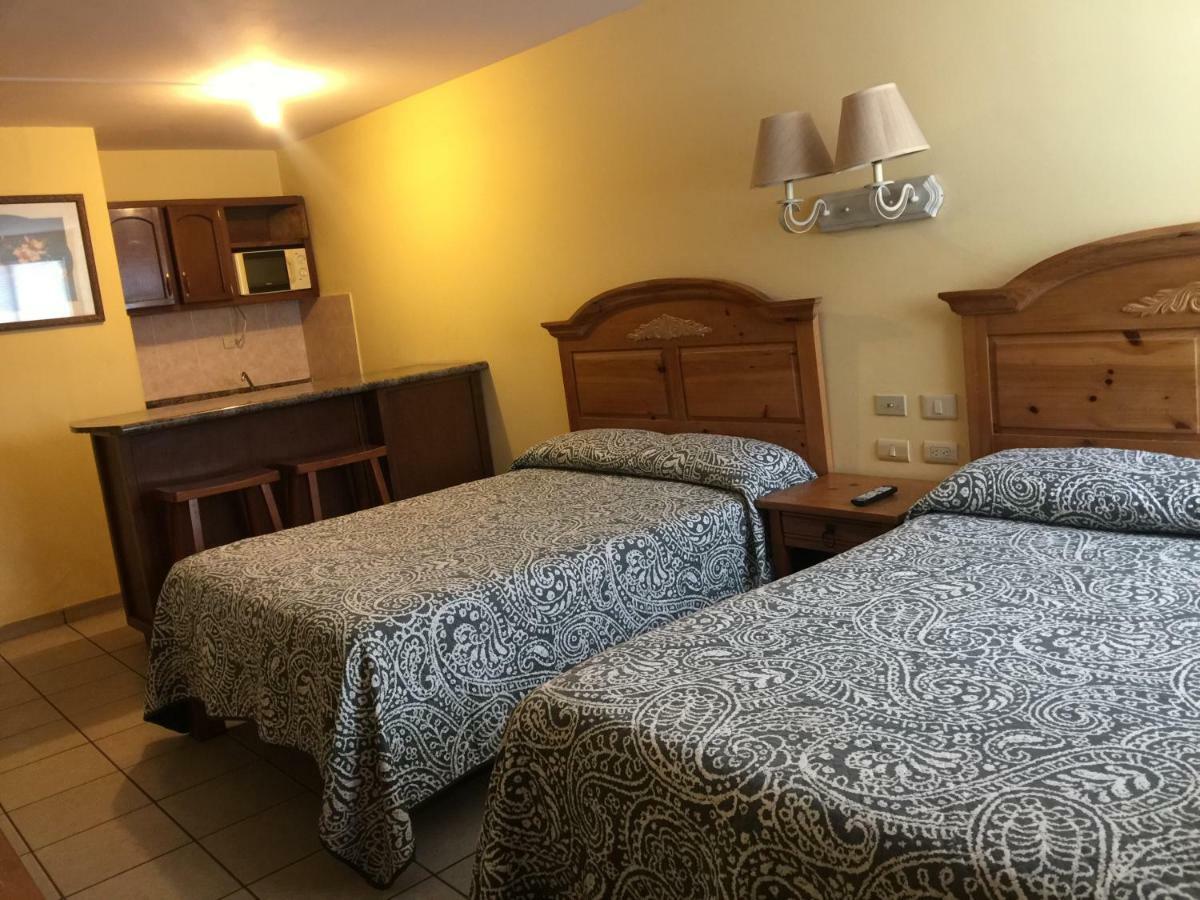 El Ejecutivo Aparthotel Ciudad Obregón Esterno foto